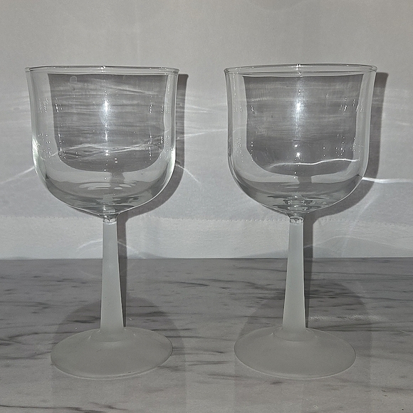 2 Frosted Stem Wine Glasses - Picture 1 of 10